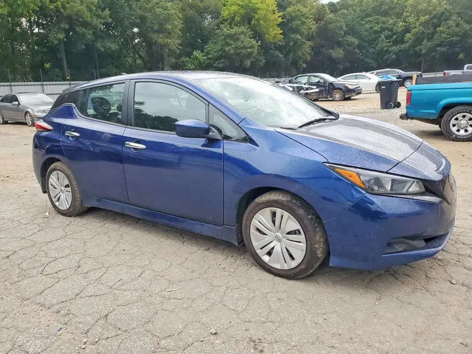 2023 NISSAN LEAF S  