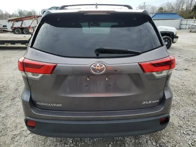 2018 TOYOTA HIGHLANDER SE  