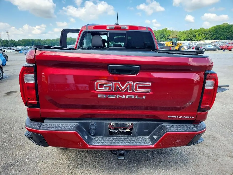 2024 GMC CANYON DENALI  