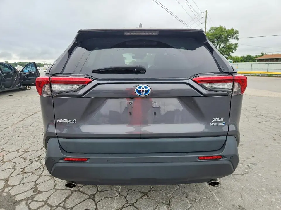 2022 TOYOTA RAV4 XLE PREMIUM  