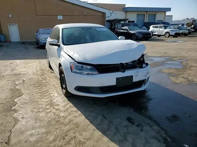 2014 VOLKSWAGEN JETTA SE  