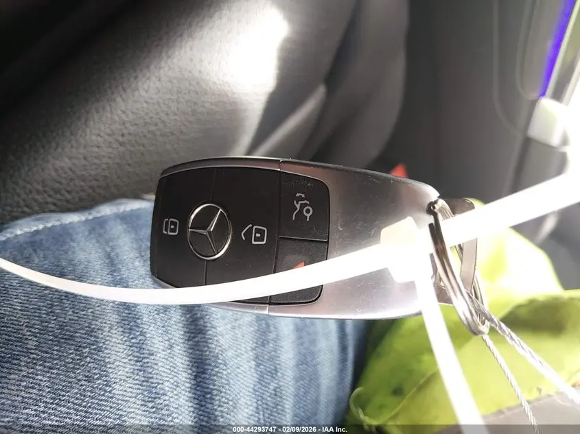 2020 MERCEDES-BENZ GLC 300  