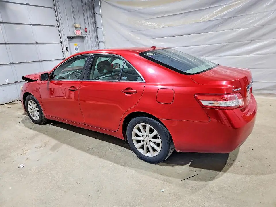 2010 TOYOTA CAMRY XLE  