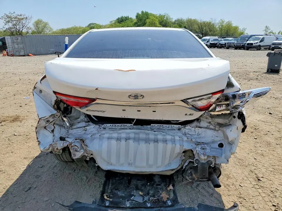 2016 TOYOTA CAMRY LE  