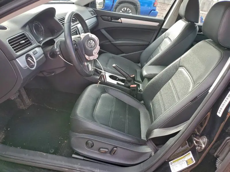 2013 VOLKSWAGEN PASSAT SE  