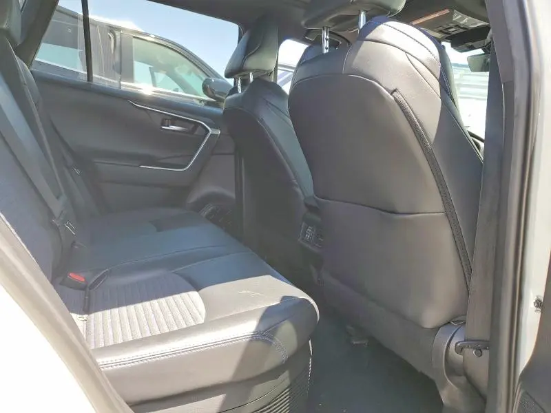 2021 TOYOTA RAV4 XSE  