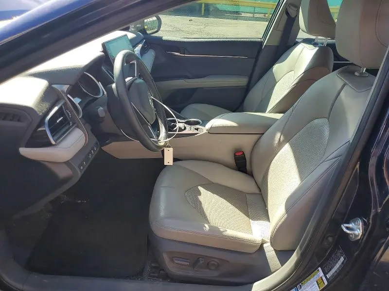 2021 TOYOTA CAMRY XLE  