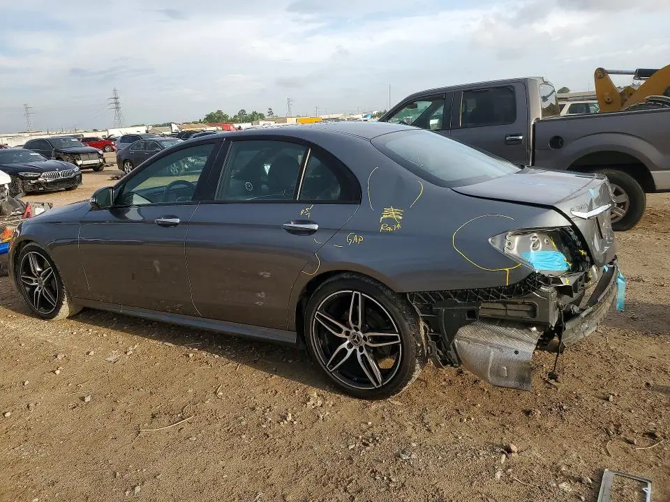 2019 MERCEDES-BENZ E 300  