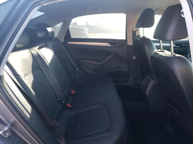 2015 VOLKSWAGEN PASSAT S  