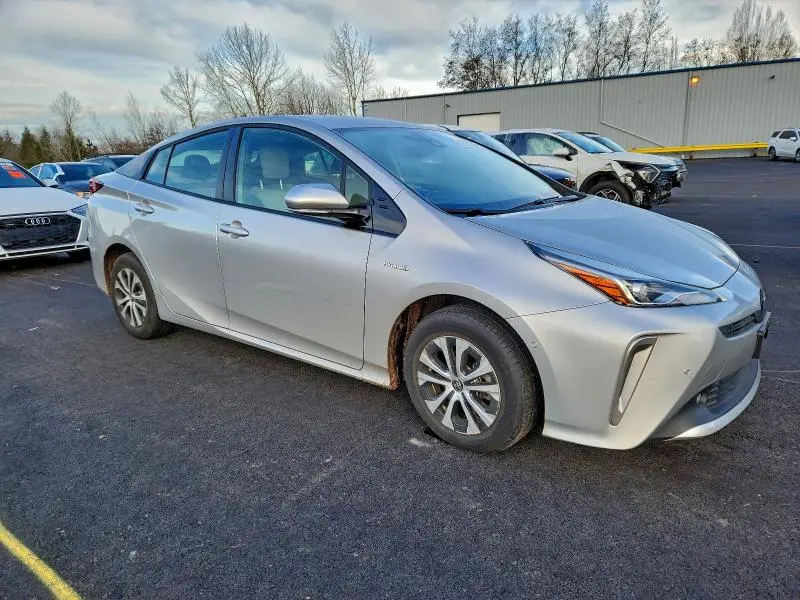 2020 TOYOTA PRIUS LE  