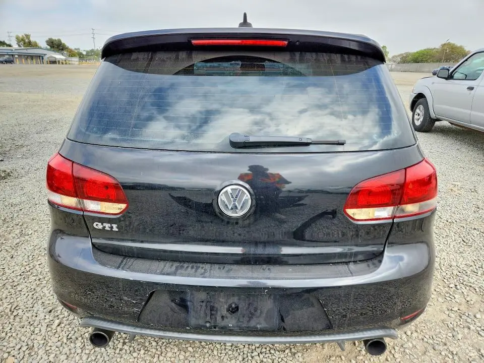 2013 VOLKSWAGEN GTI   