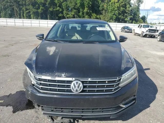 2018 VOLKSWAGEN PASSAT SE  
