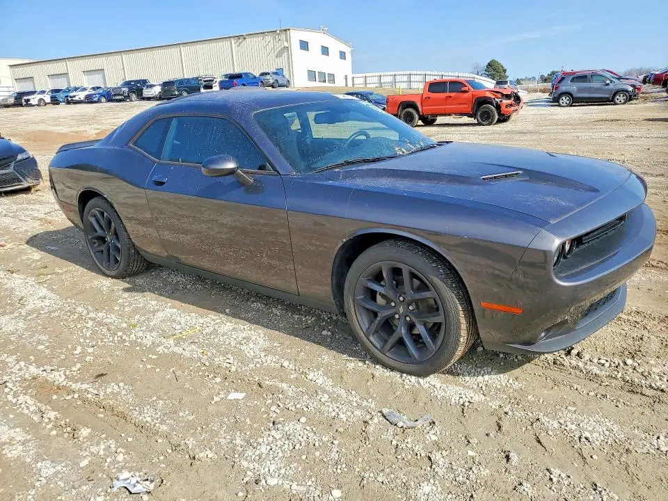 2021 DODGE CHALLENGER SXT  