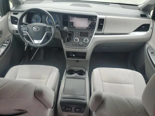 2020 TOYOTA SIENNA LE  