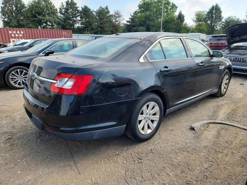 2011 FORD TAURUS SE  