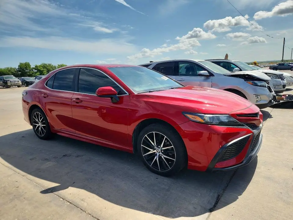 2021 TOYOTA CAMRY SE  