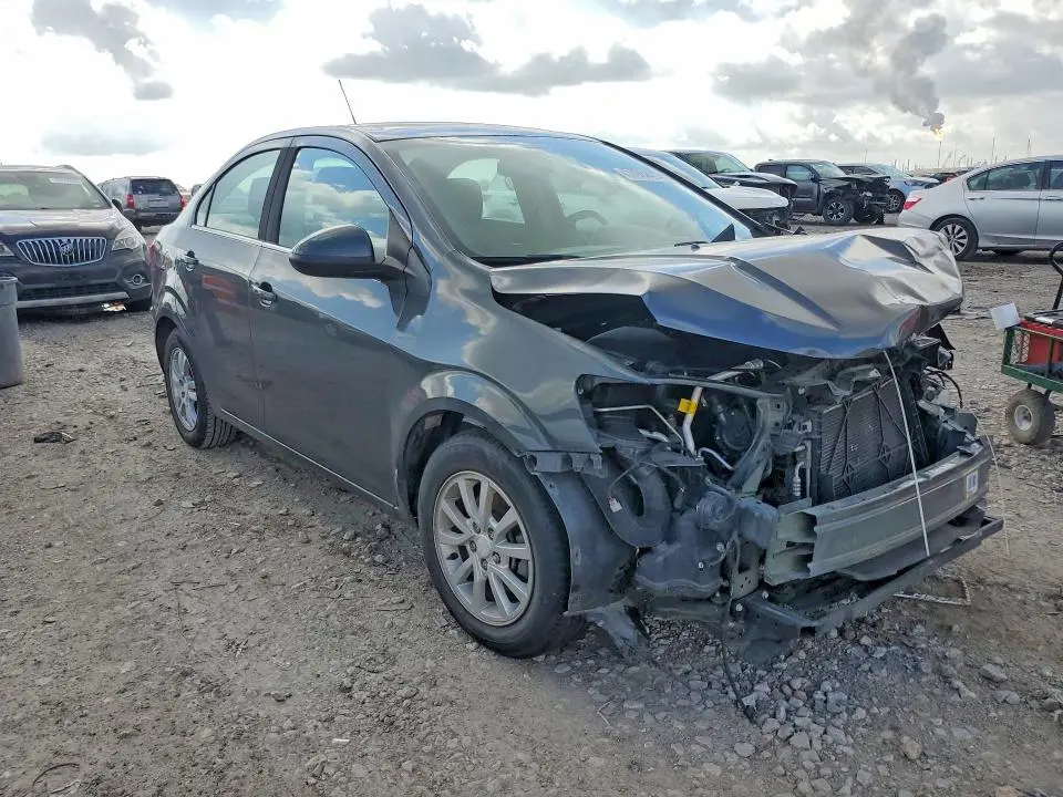 2018 CHEVROLET SONIC LT  