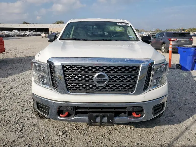 2018 NISSAN TITAN SV  