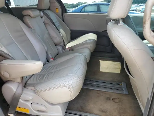 2014 TOYOTA SIENNA XLE  