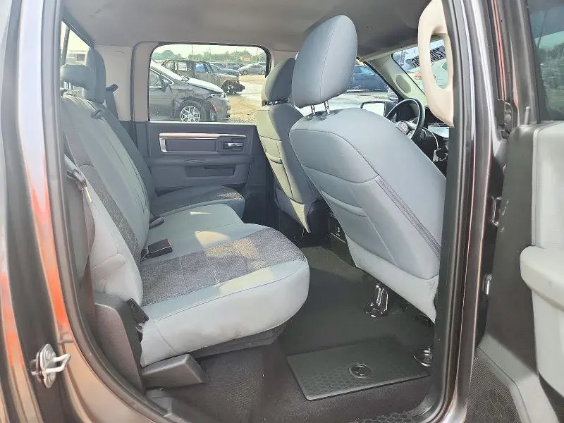 2018 RAM 1500 SLT  