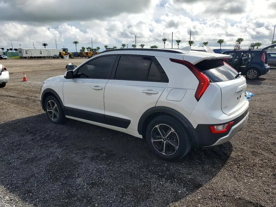 2023 KIA NIRO LX  