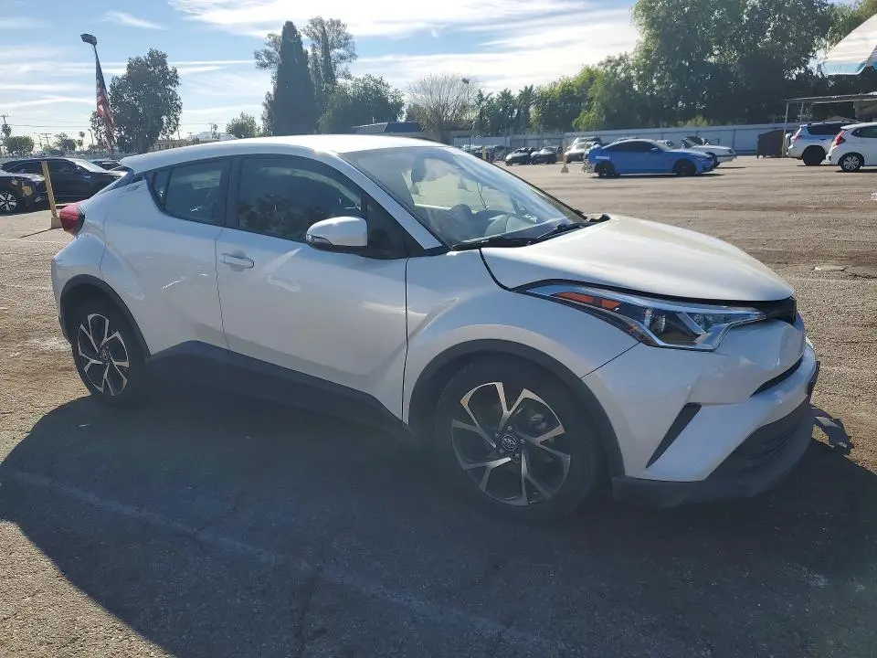 2019 TOYOTA C-HR XLE  