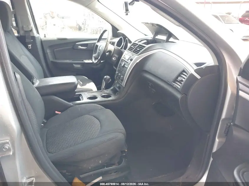 2011 CHEVROLET TRAVERSE LT W/1LT