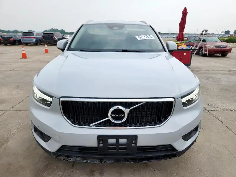 2021 VOLVO XC40 T5 MOMENTUM  