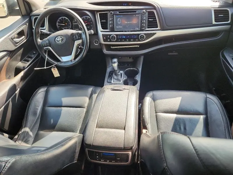 2016 TOYOTA HIGHLANDER XLE  