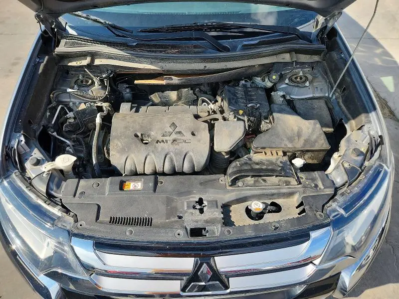 2018 MITSUBISHI OUTLANDER SE  