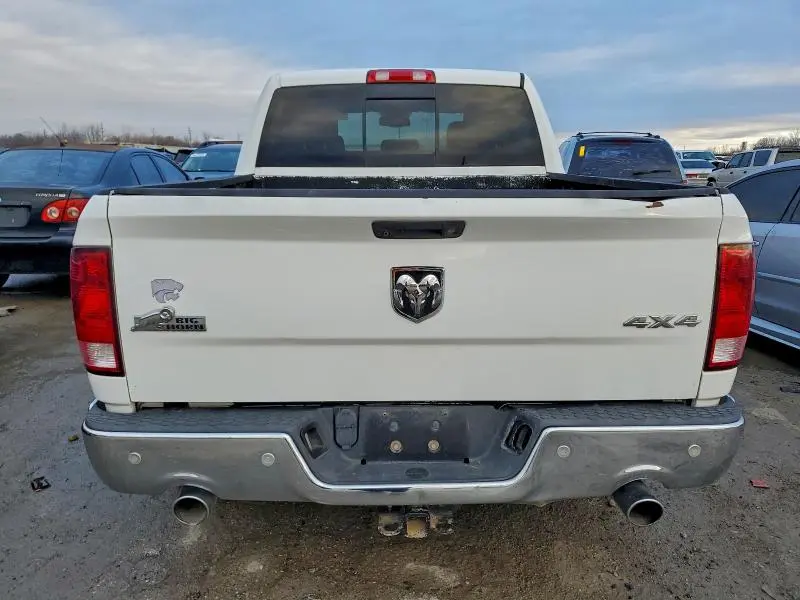 2016 RAM 1500 SLT  