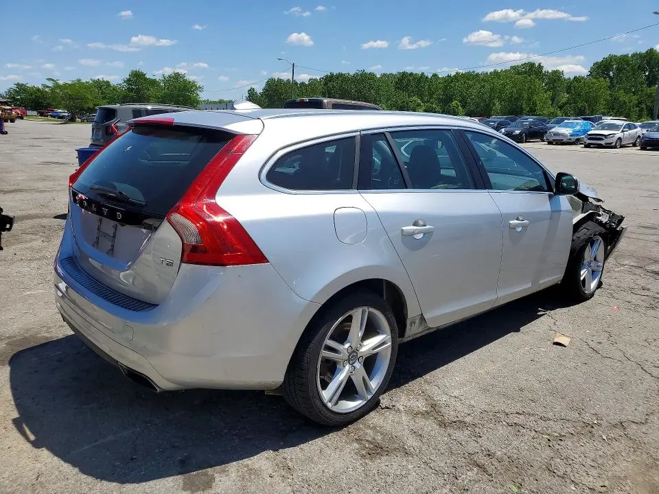 2016 VOLVO V60 T5 PREMIER  