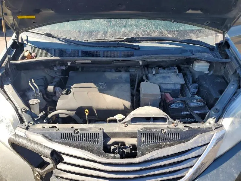 2011 TOYOTA SIENNA XLE 8-PASSENGER  