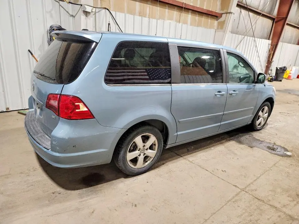 2010 VOLKSWAGEN ROUTAN SE  