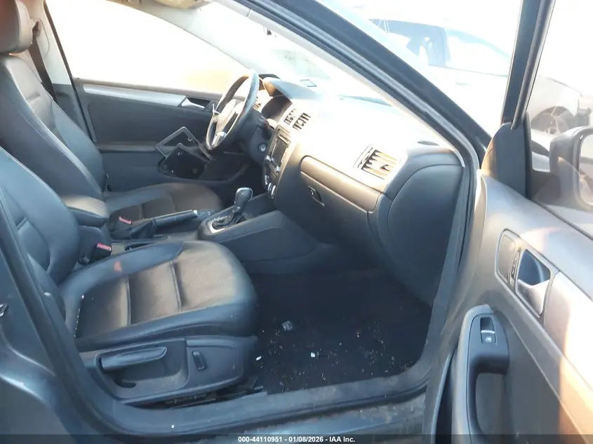 2013 VOLKSWAGEN JETTA 2.0L TDI