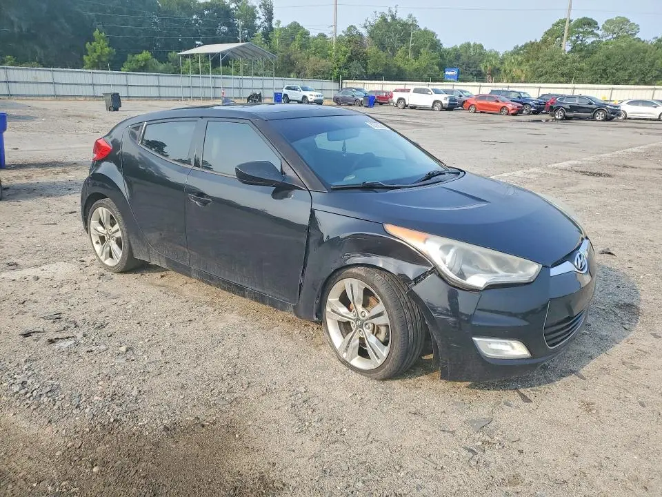 2013 HYUNDAI VELOSTER BASE  