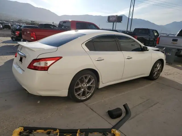 2010 NISSAN MAXIMA S  