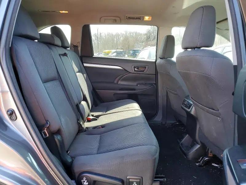 2017 TOYOTA HIGHLANDER LE  