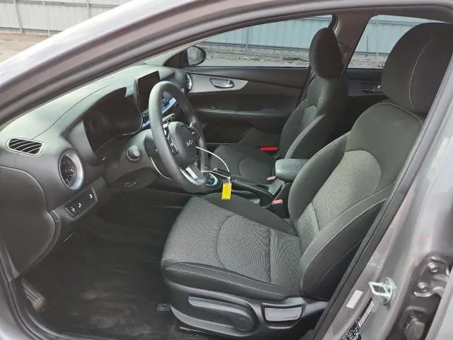 2023 KIA FORTE LX  