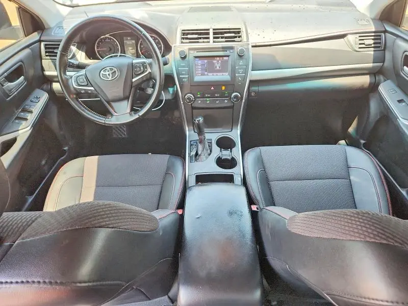 2016 TOYOTA CAMRY SE  
