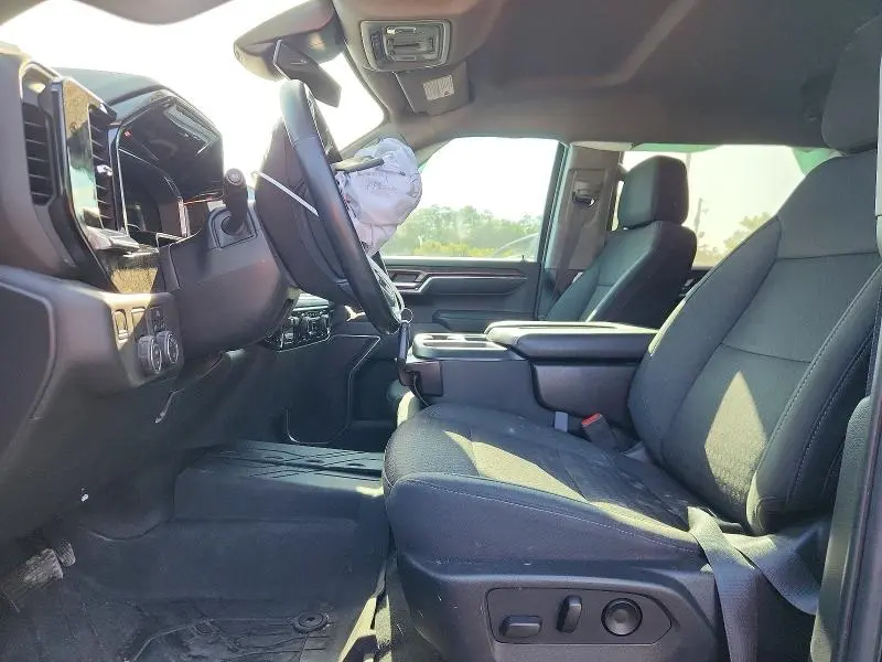 2024 CHEVROLET SILVERADO C1500 LT  