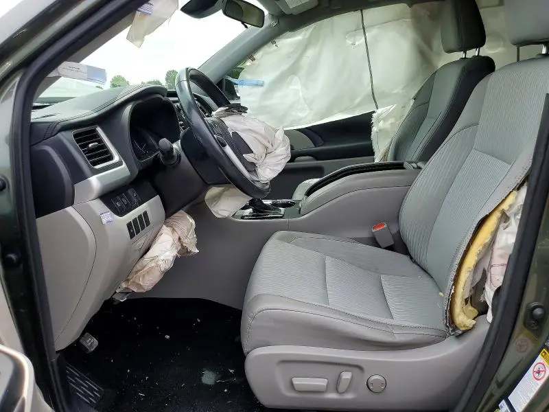 2017 TOYOTA HIGHLANDER LE PLUS  