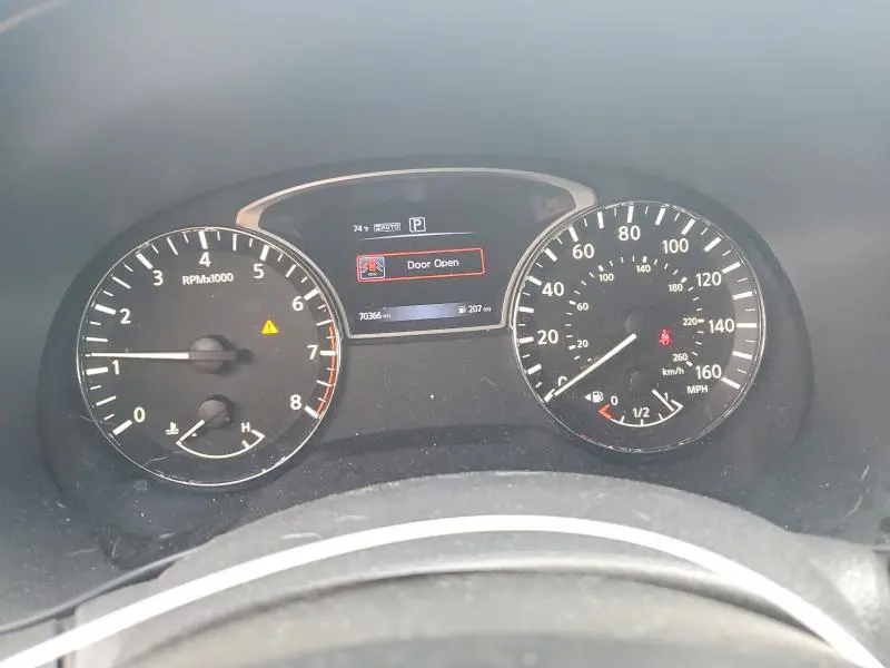 2016 NISSAN PATHFINDER SV  