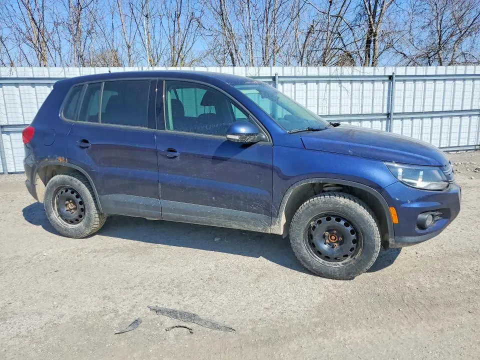 2013 VOLKSWAGEN TIGUAN S  