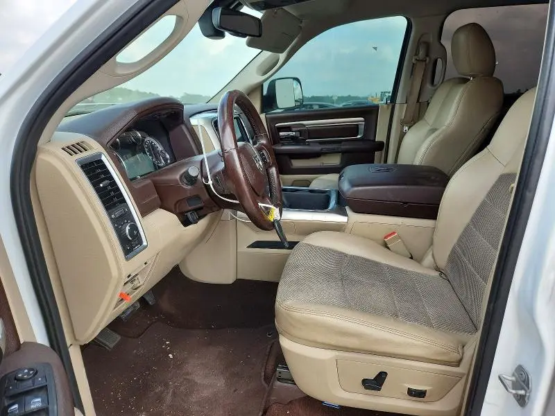 2017 RAM 1500 SLT  