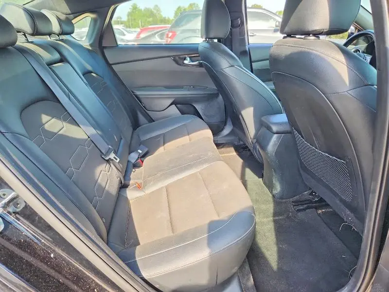 2024 KIA FORTE GT LINE  