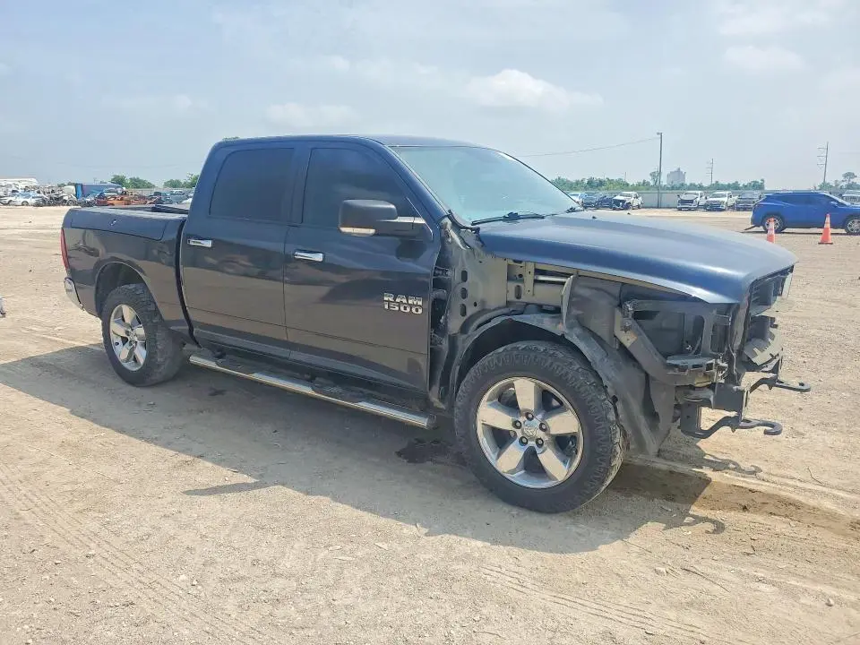 2017 RAM 1500 SLT  