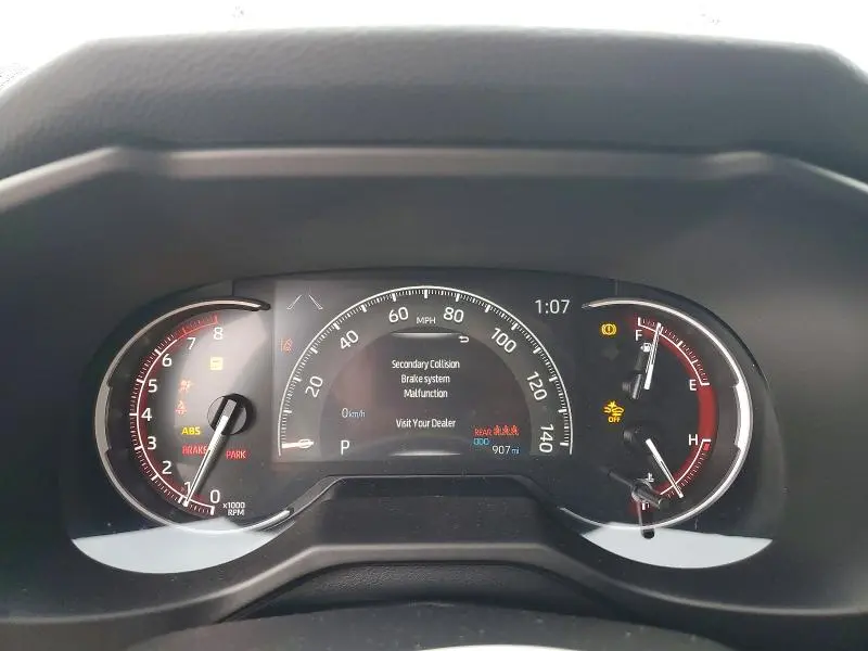 2025 TOYOTA RAV4 XLE  