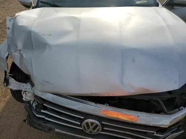 2020 VOLKSWAGEN PASSAT SE  