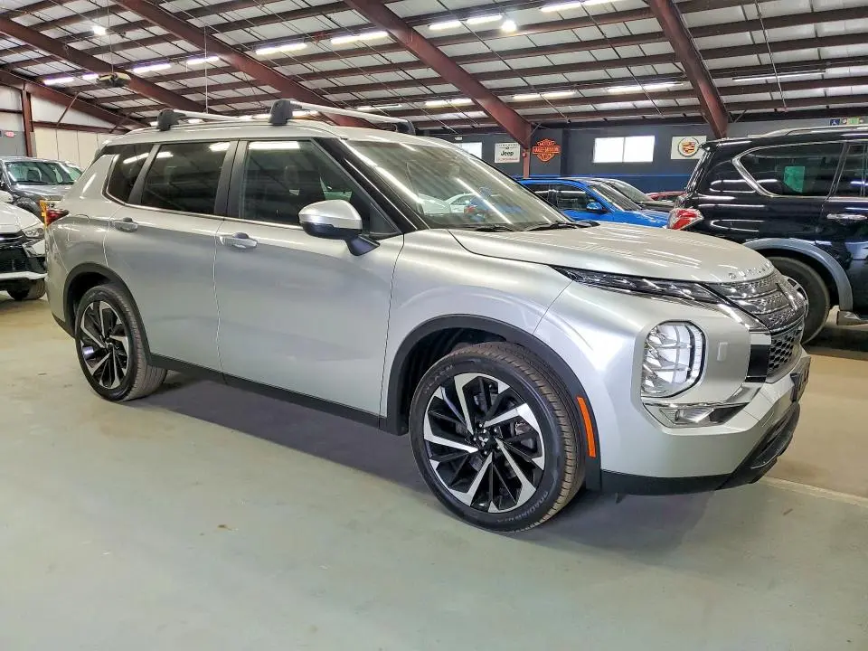2022 MITSUBISHI OUTLANDER ES  